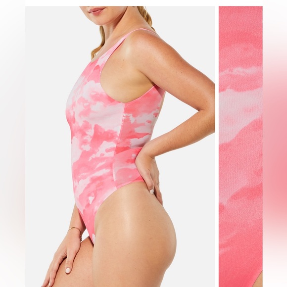 Yitty by Lizzo Smoothed Reality Thong Bodysuit in size Medium NWT - Picture 3 of 10